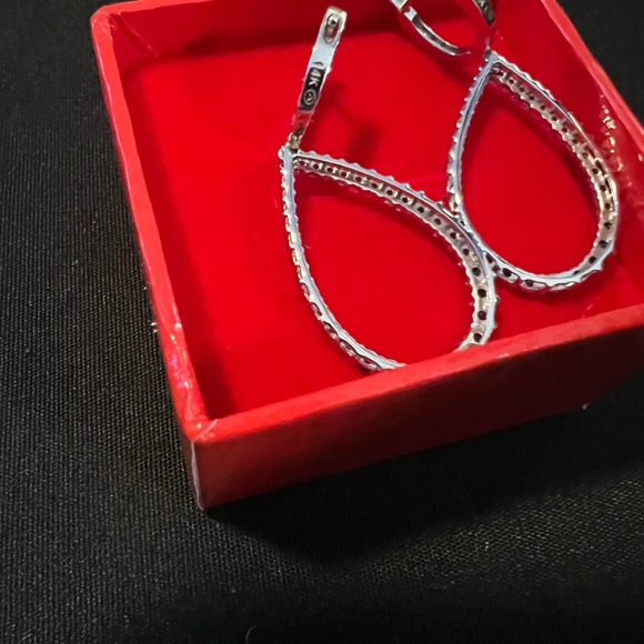 Sapphire Diamond ombre Drop Earrings in 14 K White Gold - Picture 6 of 13